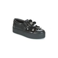 Tenisówki Marc Jacobs DAISY SLIP ON SKATE. Czarne trampki i tenisówki damskie marki Marc Jacobs, bez wzorów, bez zapięcia. Za 903,20 zł.