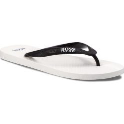 Japonki BOSS - Wave 50388498 10208295 01 White 100. Czarne klapki męskie Boss, z tworzywa sztucznego, bez zapięcia. W wyprzedaży za 139,00 zł.