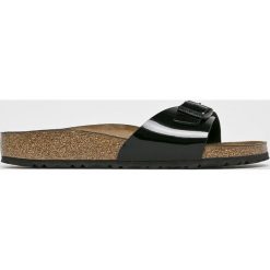 Birkenstock - Klapki Madrid Bs. Czarne klapki damskie Birkenstock, bez wzorów, ze skóry, bez obcasa. W wyprzedaży za 199,90 zł.