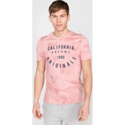 Jack & Jones Fun Koszulka Różowy. Różowe podkoszulki męskie Jack & Jones, xl, z nadrukiem, z bawełny, z krótkim rękawem. Za 80,95 zł.
