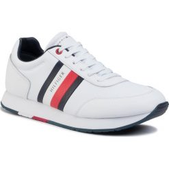 Sneakersy TOMMY HILFIGER - Corporate Leather Flag Runner FM0FM02651 White YBS. Białe sneakersy męskie TOMMY HILFIGER, na co dzień, bez wzorów, ze skóry ekologicznej, bez zapięcia. W wyprzedaży za 409,00 zł.