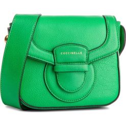 Torebka COCCINELLE - DS0 Vega E1 DS0 55 01 01 Alien Green G05. Zielone listonoszki damskie Coccinelle, ze skóry. Za 1149,90 zł.