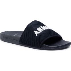 Klapki ARMANI EXCHANGE - XUP001 XV087 A138 Blue/Opt White. Niebieskie klapki męskie Armani Exchange, z tworzywa sztucznego, bez zapięcia. Za 239,00 zł.