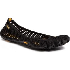 Buty VIBRAM FIVEFINGERS - VI-B 14W2703 Black. Czarne buty sportowe damskie Vibram Fivefingers, bez wzorów, z tworzywa sztucznego, sportowe, na fitness i siłownię, vibram fivefingers. Za 359,00 zł.