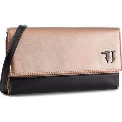Torebka TRUSSARDI JEANS - T-Easy City Clutch 75B00664 M650. Pomarańczowe listonoszki damskie Trussardi Jeans, na imprezę, bez wzorów, z jeansu, bez dodatków. W wyprzedaży za 269,00 zł.