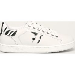 Trussardi Jeans - Buty. Białe buty sportowe damskie Trussardi Jeans, bez wzorów, z jeansu, sportowe. W wyprzedaży za 319,90 zł.