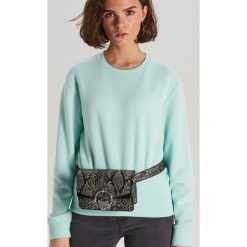 Bluza z szerokim ściągaczem - Turkusowy. Niebieskie bluzy damskie Cropp, s, bez wzorów, bez rękawów, bez kaptura. Za 59,99 zł.