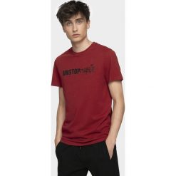 T-shirt męski TSM002 - burgund. Czerwone koszulki męskie 4f, m, bez wzorów, bez kołnierzyka. W wyprzedaży za 44,99 zł.