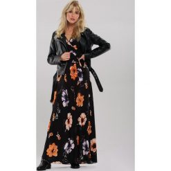 Czarna Sukienka Clarissa. Czarne sukienki damskie other, s, bez wzorów, bez kołnierzyka, bez rękawów, maxi. Za 139,99 zł.