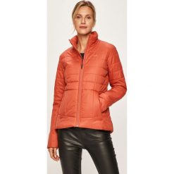 Under Armour - Kurtka. Szare kurtki damskie s, z poliesteru, krótkie. W wyprzedaży za 399,90 zł.