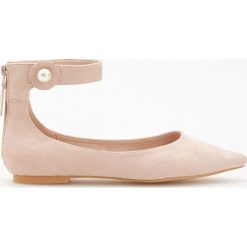 Buty damskie: Baleriny z zapięciem wokół kostki - Różowy