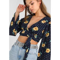 Bluzki asymetryczne: Topshop DAISY SPOT WRAP Bluzka navy