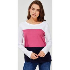 Bawełniana bluzka. Białe bluzki damskie Moodo, xl, w paski, z bawełny, z okrągłym kołnierzem, z długim rękawem. Za 44,99 zł.
