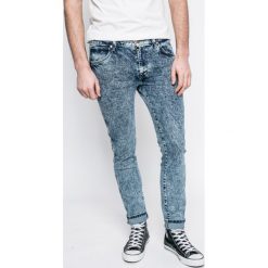 Wrangler - Jeansy Larston Glace Blue. Niebieskie jeansy męskie Wrangler, bez wzorów. W wyprzedaży za 139,90 zł.