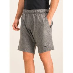 Szorty sportowe NIKE Dry Academy AT5693. Szare spodnie męskie Nike, m, bez wzorów, z elastanu, sportowe. W wyprzedaży za 139,00 zł.