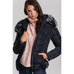 Granatowa Kurtka Beveridge. Niebieskie kurtki sportowe damskie Renee, na zimę, xl, z napisami, z futra, długie, bez kaptura. Za 189,99 zł.