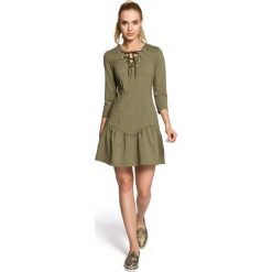ARIANA Sukienka ze sznurkiem - khaki. Zielone sukienki na komunię Moe, na co dzień, z bawełny, dopasowane. Za 136,99 zł.