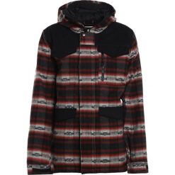 Burton COVERT Kurtka snowboardowa fired brick azrek. Czerwone kurtki sportowe męskie Burton, m, z materiału, snowboardowy. W wyprzedaży za 1039,20 zł.