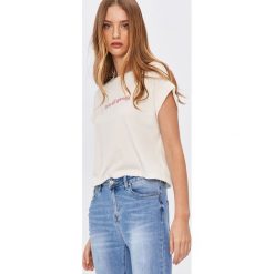 Answear Lab - T-shirt. Białe bluzki damskie Answear Lab, s, z nadrukiem, z bawełny, z okrągłym kołnierzem. Za 49,90 zł.