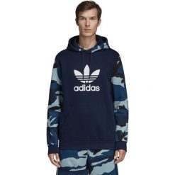 MĘSKA BLUZA ADIDAS ORIGINALS CAMOUFLAGE (XL). Żółte bluzy męskie Adidas, xl, moro, z bawełny, militarne, z kapturem, bez rękawów, długie, z kapturem. W wyprzedaży za 229,99 zł.