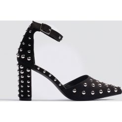 Josefin Ekström for NA-KD Czółenka w szpic zdobione ćwiekami - Black. Czarne buty ślubne damskie Josefin Ekström for NA-KD. Za 242,95 zł.
