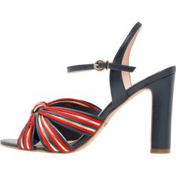 Sandały damskie: Minelli Sandały na obcasie marine/multicolor