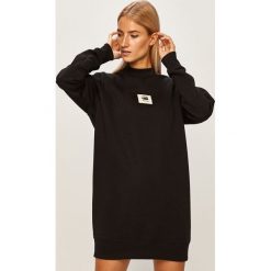G-Star Raw - Sukienka. Czarne sukienki damskie G-Star RAW, na co dzień, s, bez wzorów, z bawełny, retro, z okrągłym kołnierzem, z długim rękawem, długie, mini, proste. W wyprzedaży za 199,90 zł.