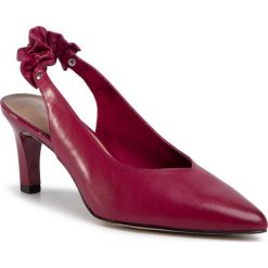 Sandały TAMARIS - 1-29602-24 Cranberry Lea. 634. Czerwone klapki damskie Tamaris, bez wzorów, ze skóry, bez obcasa, na obcasie. W wyprzedaży za 179,00 zł.