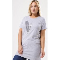 Szara Tunika Upwards Of. Szare tuniki damskie Born2be, xl, z aplikacjami, z dzianiny, z okrągłym kołnierzem, z krótkim rękawem. Za 49,99 zł.
