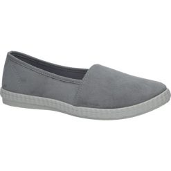 Szare tenisówki slip on Casu 214-2. Szare trampki i tenisówki damskie Casu, bez wzorów, bez zapięcia. Za 29,99 zł.