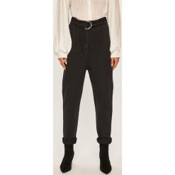 Answear - Jeansy. Czarne jeansy damskie ANSWEAR, s, z podwyższonym stanem. W wyprzedaży za 129,90 zł.