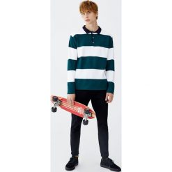 Spodnie typu chinos carrot fit. Czarne spodnie męskie marki Pull&Bear, m, bez wzorów. Za 89,90 zł.