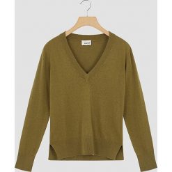 Sweter w kolorze oliwkowym. Brązowe swetry damskie Rodier, z kaszmiru, klasyczne. W wyprzedaży za 169,95 zł.