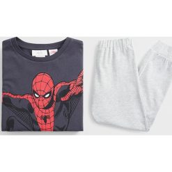 Mango Kids - Piżama dziecięca Spiderpi 110-164 cm. Szare piżamy chłopięce Mango Kids, z nadrukiem, z elastanu, bez rękawów. Za 89,90 zł.