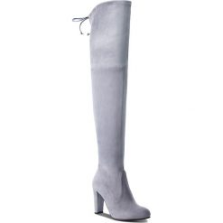 Muszkieterki STUART WEITZMAN - Highland YL53476 Dovetail Suede. Szare kozaki damskie marki Stuart Weitzman, ze skóry, bez obcasa, na obcasie, bez zapięcia. W wyprzedaży za 1779,00 zł.