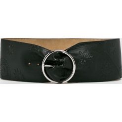 Desigual - Pasek. Czarne paski damskie Desigual, w paski, z materiału. Za 199,90 zł.
