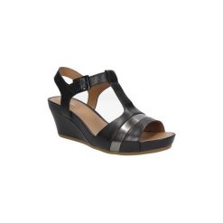 Sandały Clarks SANDAŁY RUSTY REBEL 26115780. Szare sandały damskie Clarks. Za 219,99 zł.