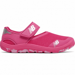 New Balance YO208MG2. Sandały dziewczęce New Balance, z gumy, bez zapięcia. W wyprzedaży za 149,99 zł.