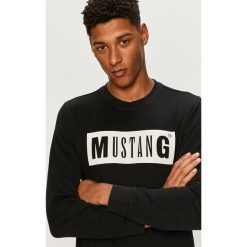 Mustang - Bluza. Czarne bluzy męskie Mustang, s, z nadrukiem, z bawełny, z okrągłym kołnierzem, bez rękawów, bez kaptura. Za 219,90 zł.