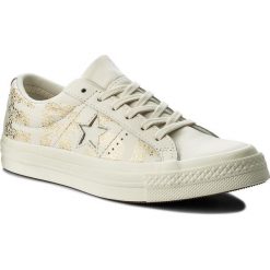 Tenisówki CONVERSE - One Star Ox 159759C Egret/Gold/Egret. Brązowe półbuty damskie Converse, bez wzorów, ze skóry, bez zapięcia. W wyprzedaży za 259,00 zł.