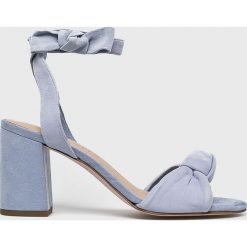 Tamaris - Sandały x Marcel Ostertag. Niebieskie sandały damskie Tamaris, bez wzorów, ze skóry, bez obcasa, na obcasie, bez zapięcia. Za 279,90 zł.