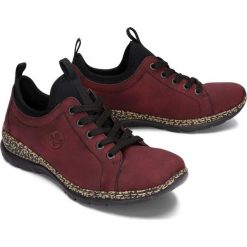 RIEKER N42M2-35 red combination, półbuty damskie. Czerwone półbuty damskie Rieker, bez wzorów, bez obcasa, na zamek. Za 259,90 zł.