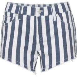 Szorty dżinsowe bonprix ciemnoniebiesko-biały w paski. Niebieskie bermudy damskie bonprix, w paski, z jeansu. Za 37,99 zł.