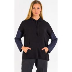 SWETER ADDOBBO weekend maxmara. Czarne swetry damskie Weekend Max Mara, s, bez wzorów, z materiału, bez rękawów, z kapturem. Za 629,40 zł.