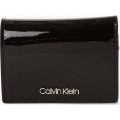 Calvin Klein - Portfel damski, czarny. Czarne portfele damskie Calvin Klein, z napisami. Za 229,95 zł.