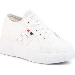 Sneakersy REFRESH - 69690 White. Białe półbuty damskie Refresh, ze skóry ekologicznej. Za 169,00 zł.