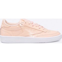 Reebok Classic - Buty Club C 85 Patent. Pomarańczowe buty sportowe damskie Reebok Classic, bez wzorów, ze skóry, sportowe, reebok classic. W wyprzedaży za 139,90 zł.