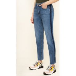 Jeansy Regular Fit Liu Jo UA0034 D3105. Niebieskie jeansy damskie Liu Jo. W wyprzedaży za 399,00 zł.