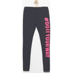 Legginsy dziewczęce: Legginsy z nadrukiem – Szary