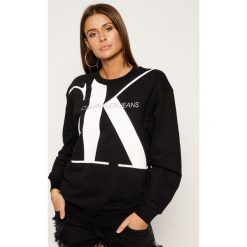 Bluza Calvin Klein Jeans J20J213827. Czarne bluzy damskie Calvin Klein Jeans, l, bez wzorów, z bawełny, bez rękawów, bez kaptura. Za 399,00 zł.